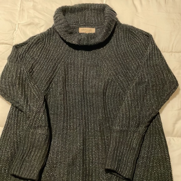Cozy loose turtleneck sweater. - Picture 1 of 4